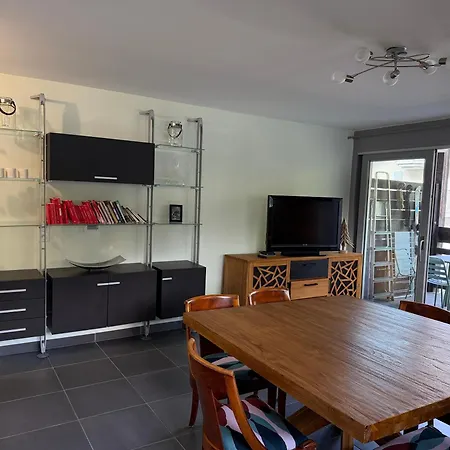 Apartment Centre 3 *